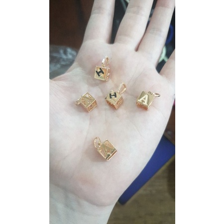 Liontin bandul kalung inisial huruf A H emas asli 375 8k kotak kubus