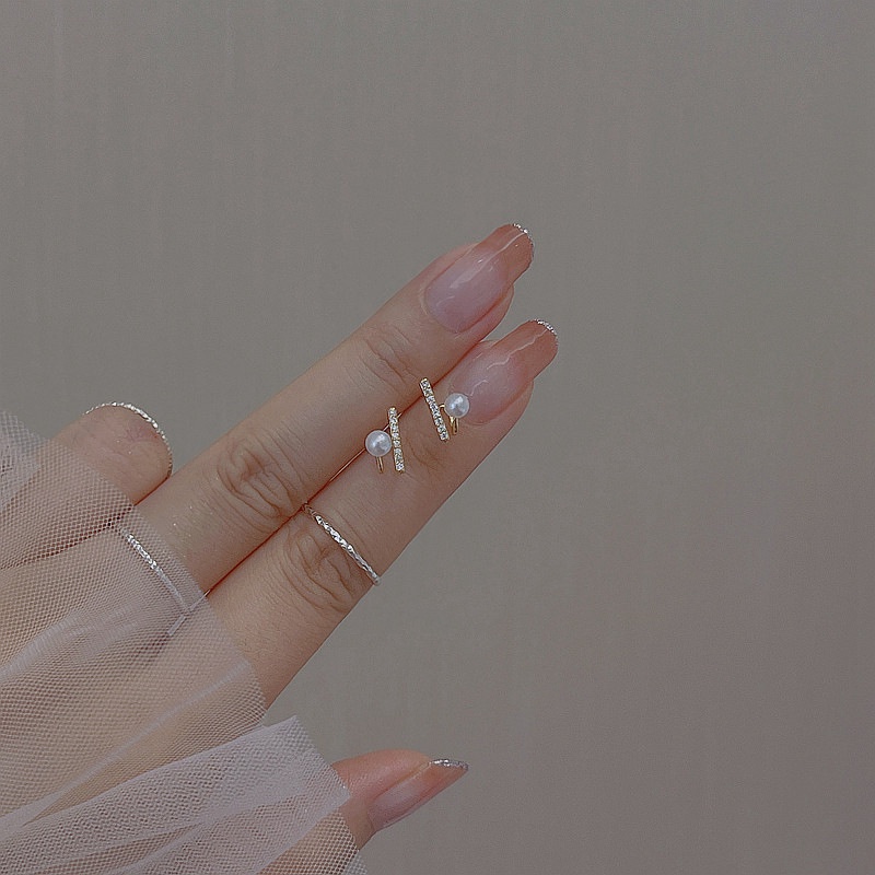 Anting Stud Zirkon Bahan Titanium Steel Gaya Korea Untuk Wanita