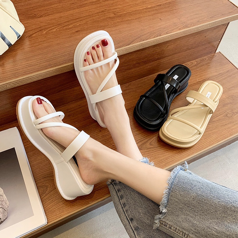 Sepatu Sandal Slop Wanita Wedges Kekinian Terbaru Sendal Selop Slip Sol Karet Hitam Putih Korea Murah Import - Ukuran 35 36 37 38 39