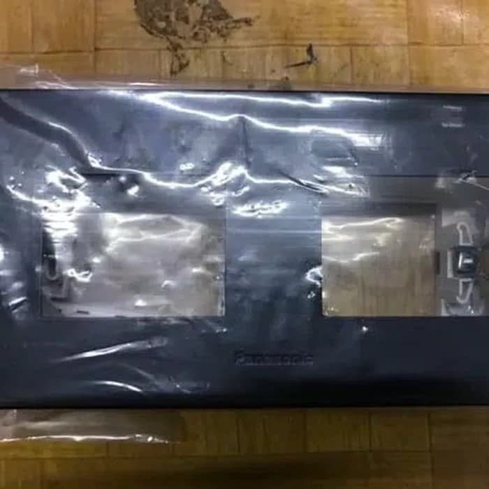 frame 4 gang frame plus frame hitam kosongan panasonic black