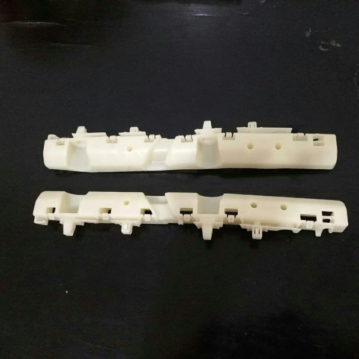 Bracket bumper depan Nissan Evalia