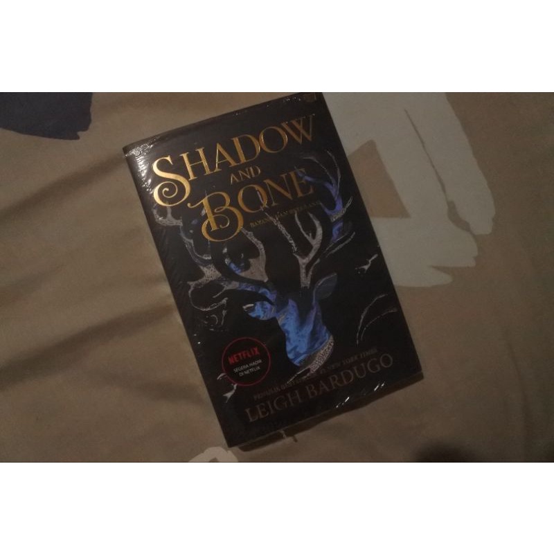 BUKU SECOND - SHADOW AND BONE - SIEGE AND STORM - RUIN AND RISING - LEIGH BARDUGO -Preloved-Bekas OR