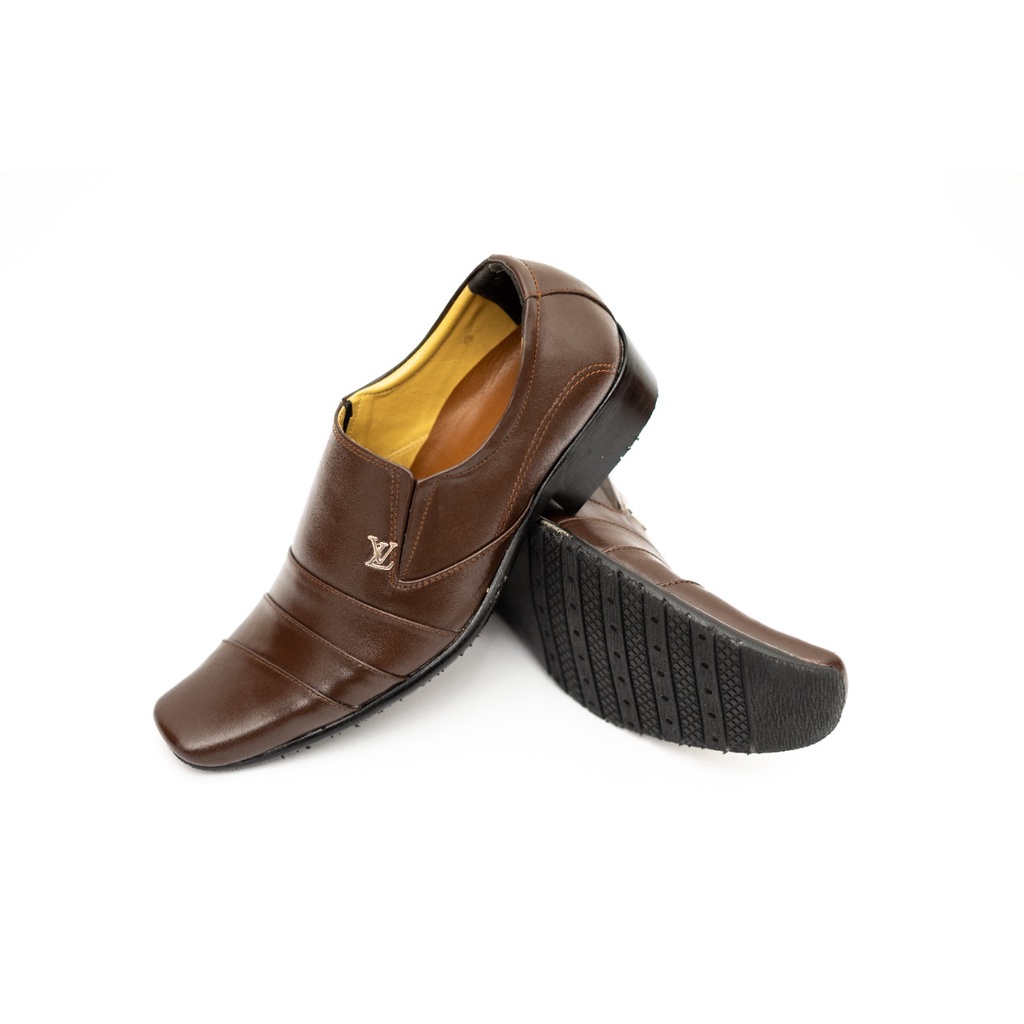 Sepatu Louis Vuitton Sepatu Louis Vuitton / Seoatu Formal / Sepatu pantofel pria / Pantofel kasual