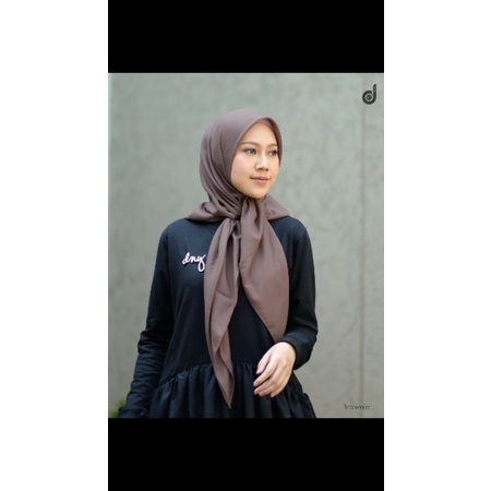 Kerudung deenay liza polos