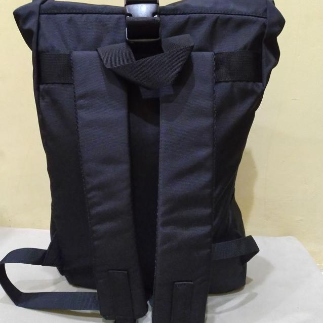Tas ransel rolltop nama hyena