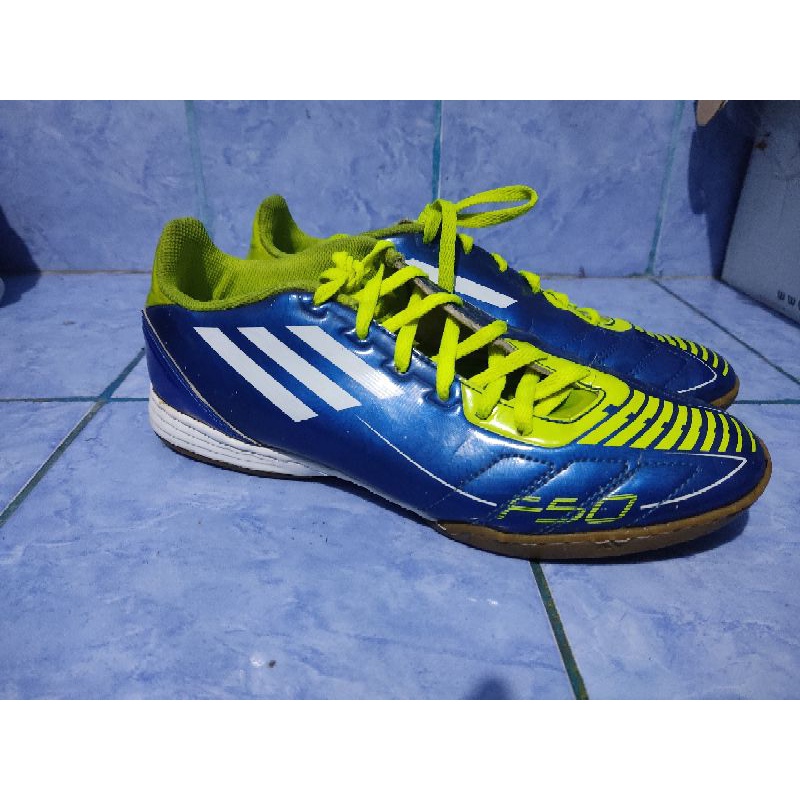SEPATU FUTSAL ADIDAS F50 (BEKAS)