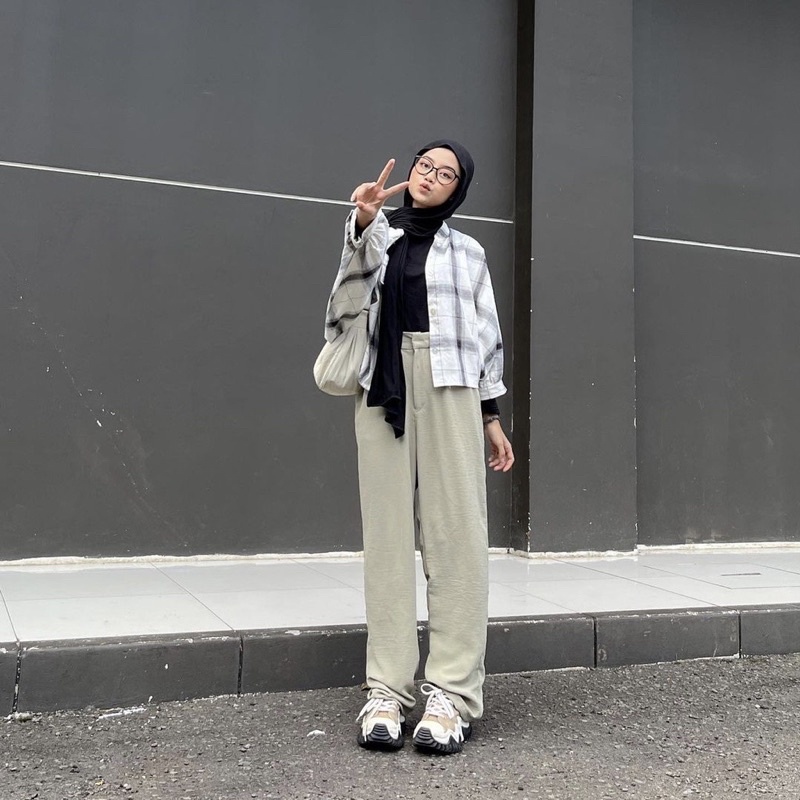 CHESSY BATWING | MOYGE BATWING FLANEL| KEMEJA KOTAK KOTAK WANITA OVERSIZE BY NAZIRA.ID