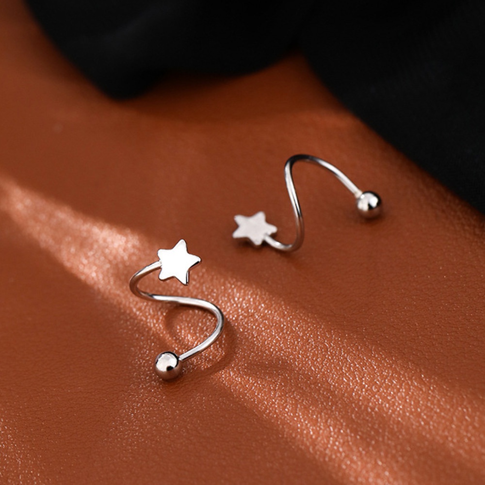 Anting Stud Bentuk Bintang Hati Bahan Logam Warna Silver Gaya Vintage Korea Untuk Wanita