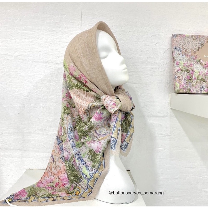 PRELOVED THE SEVILLA SERIES BUTTON SCARVES