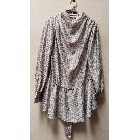 Kind Blouse Khaki by Vanilla