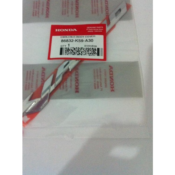 EMBLEM 3D VARIO 150 KANAN