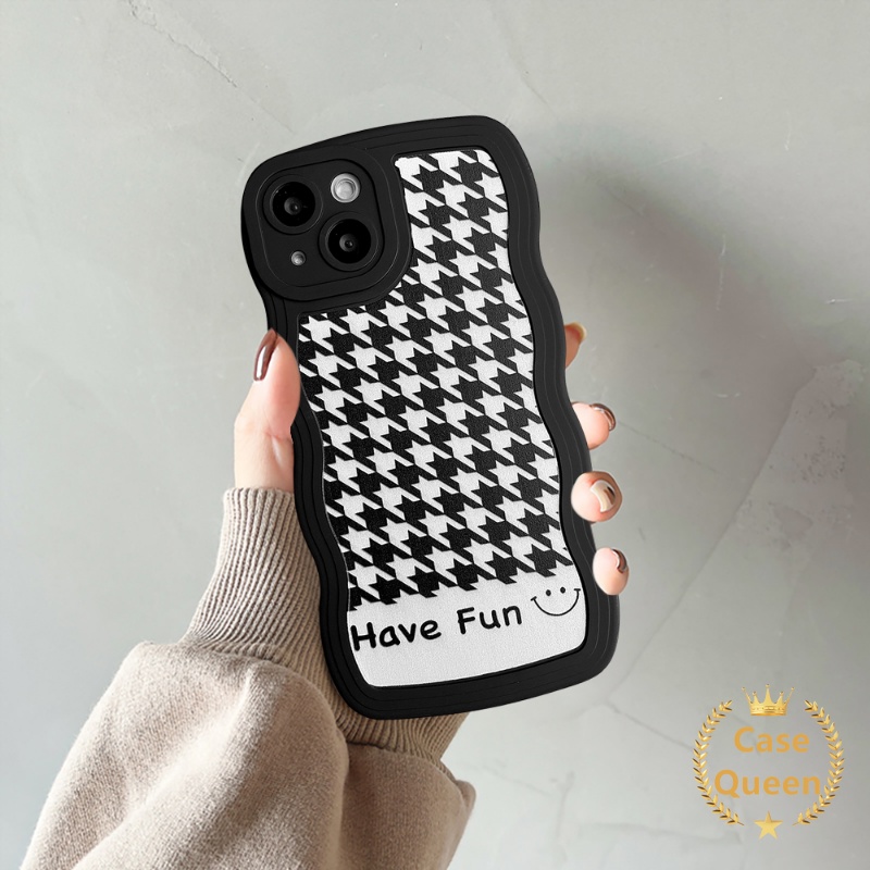 Smiley Soft Case Vivo Y36 Y02 Y16 Y35 Y11 Y15s Y33s Y21 Y15 Y22s Y22 Y21s Y12i Y20 Y93 Y17 Y12 Y12s Y91 V23E Y75 Y91C Y15A V20 V21 Y30 Y50 Y21T Sarung Motif Houndstooth Tepi Bergelombang