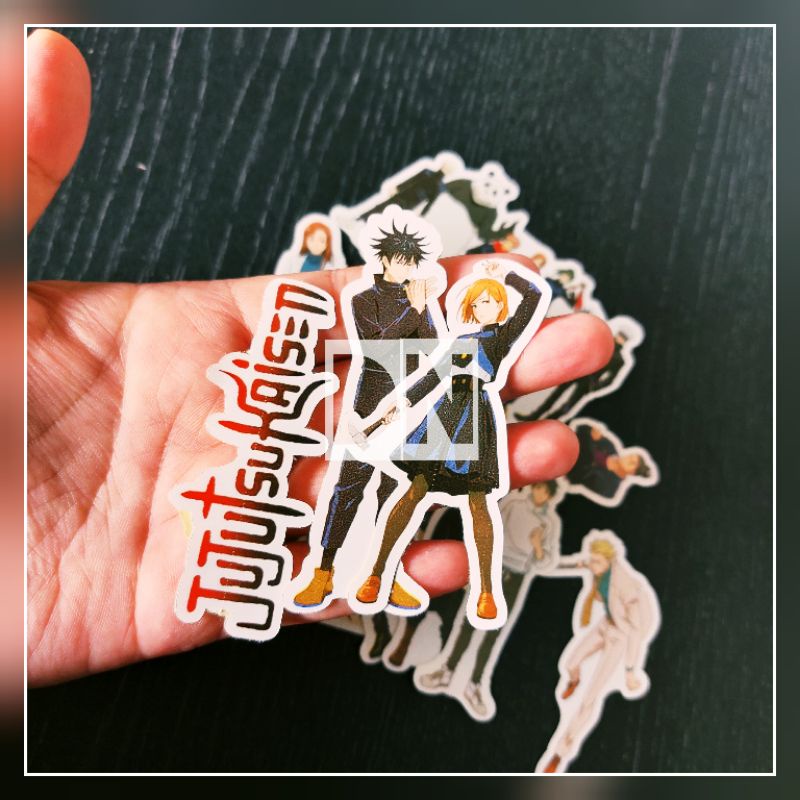 

isi 15 pcs stiker anime jujutsu kaisen stucker kertas glossy karakter kartu anime jepanv