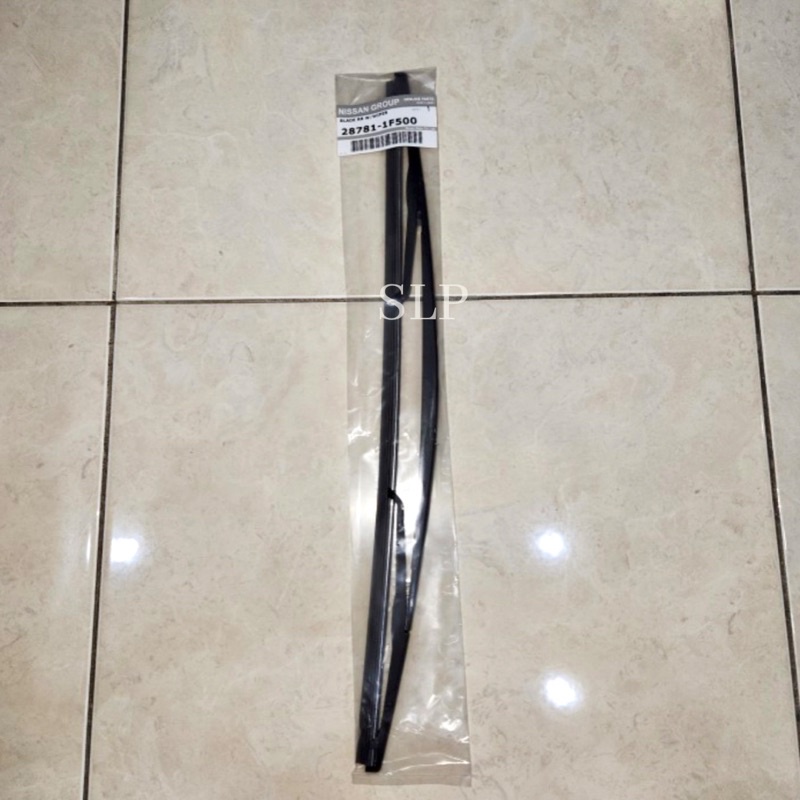 Wiper belakang nissan serena C24