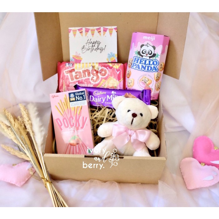 

(COD) Hampers Snack makanan/ Kado Ultah pacar/ Hadiah wisuda/Graduation gift - A- Pink