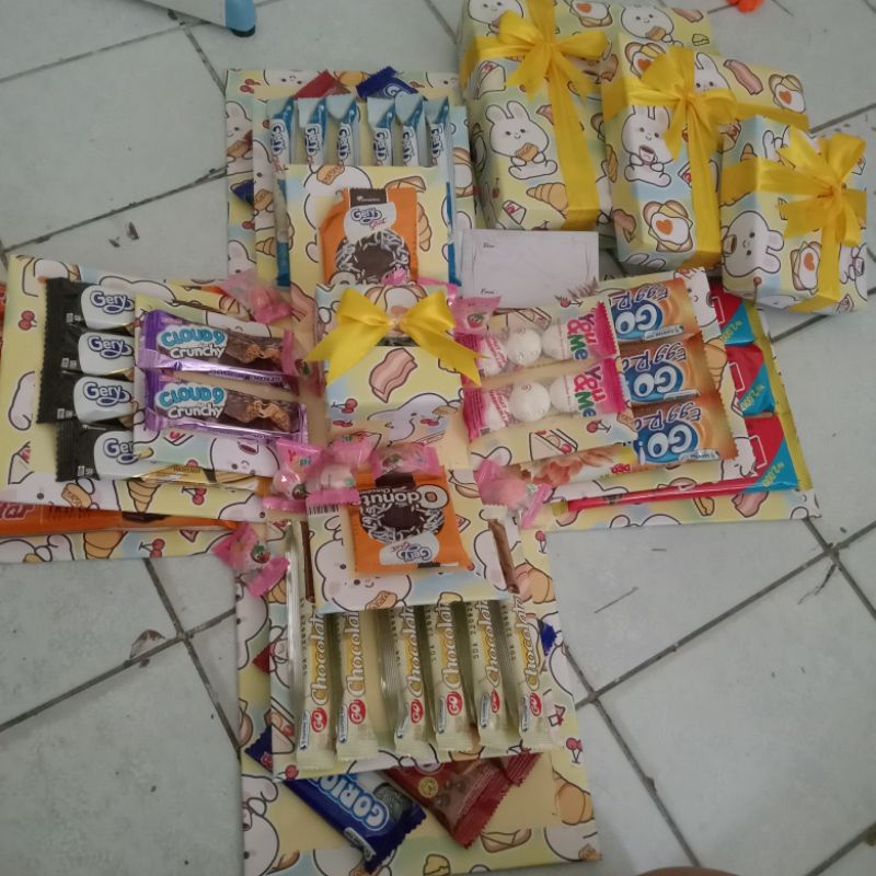 

Explosion box snack box plus uang tarik paket ekonomis