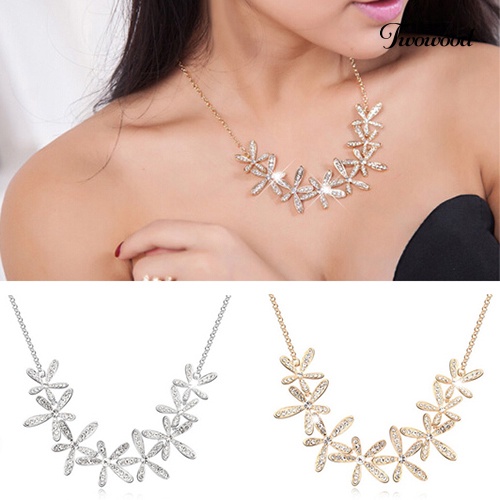 Kalung Choker Liontin Bunga Snowflake Aksen Berlian Imitasi Gaya Vintage Untuk Wanita