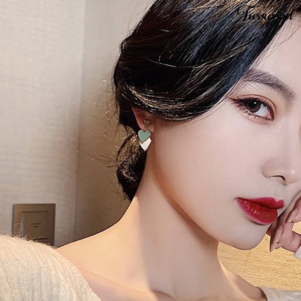 1 Pasang Anting Stud Bentuk Hati Warna Kontras Untuk Wanita