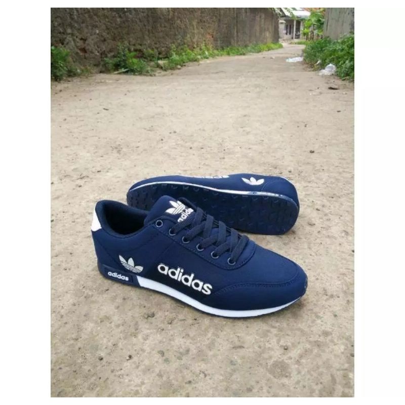 Sepatu Sneakers Olahraga Wanita Joging Warna Kombinasi
