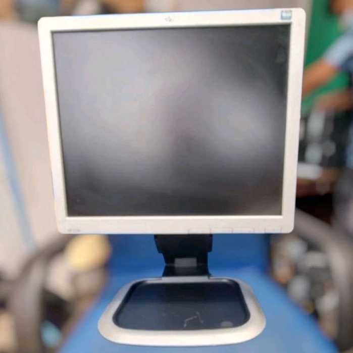 LCD 17 SQUARE HP KAKI JERAPAH BISA NAIK TURUN DAN KE KIRI DAN KE KANAN TANPA KABEL LCD ONLY