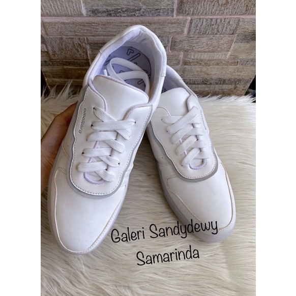 PROMO Sepatu Sneakers Pria Cowok Brand Original Amazara Warna Putih Full White Model Casual