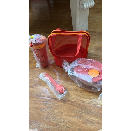 lunch box tupperware/tempat makan tupperware