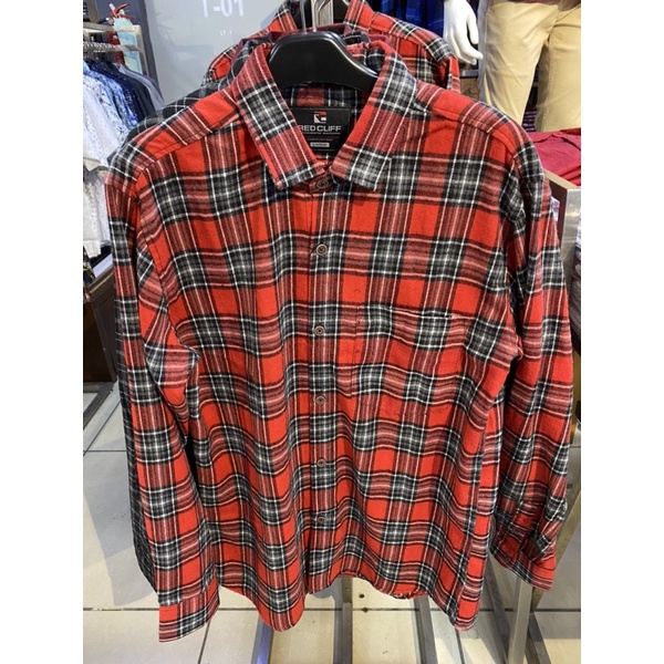 kemeja pria Modern Fit