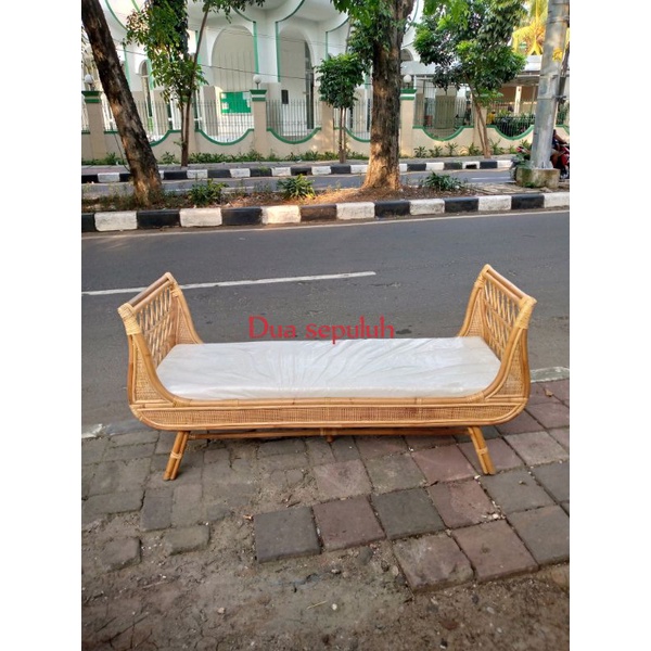 Kursi Rotan Sofa Panjang Santai Bench