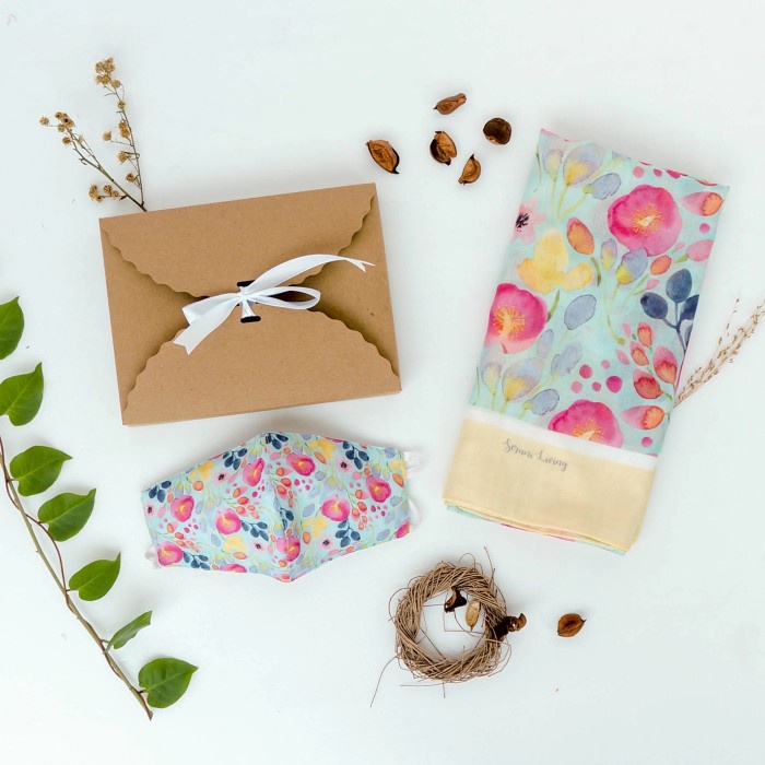 

(COD) Paket 1 (Premium Voal Hijab & Masker Kain) - Marigold Biru, Tapi Jahit
