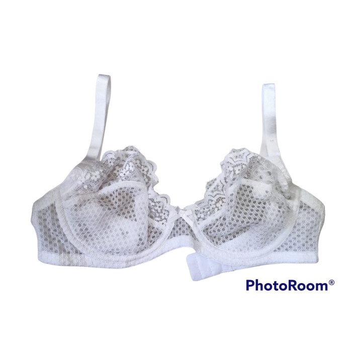 Bra Valege White Lace Motif Hole Lanne Lable