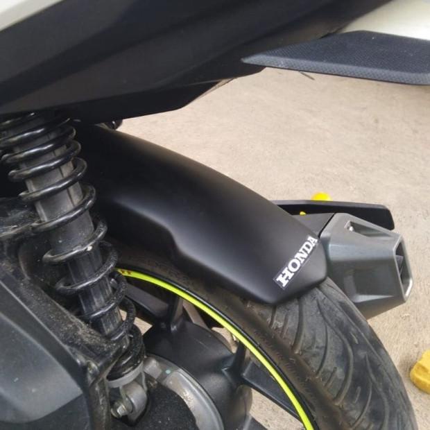 hugger vario spakbor kolong belakang airblade vario 125&150 exclusive