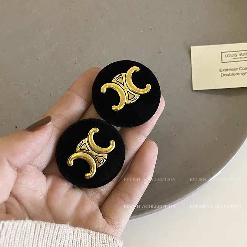 Anting Bentuk Bulat Motif Tulisan Warna Hitam Gaya Retro Untuk Wanita