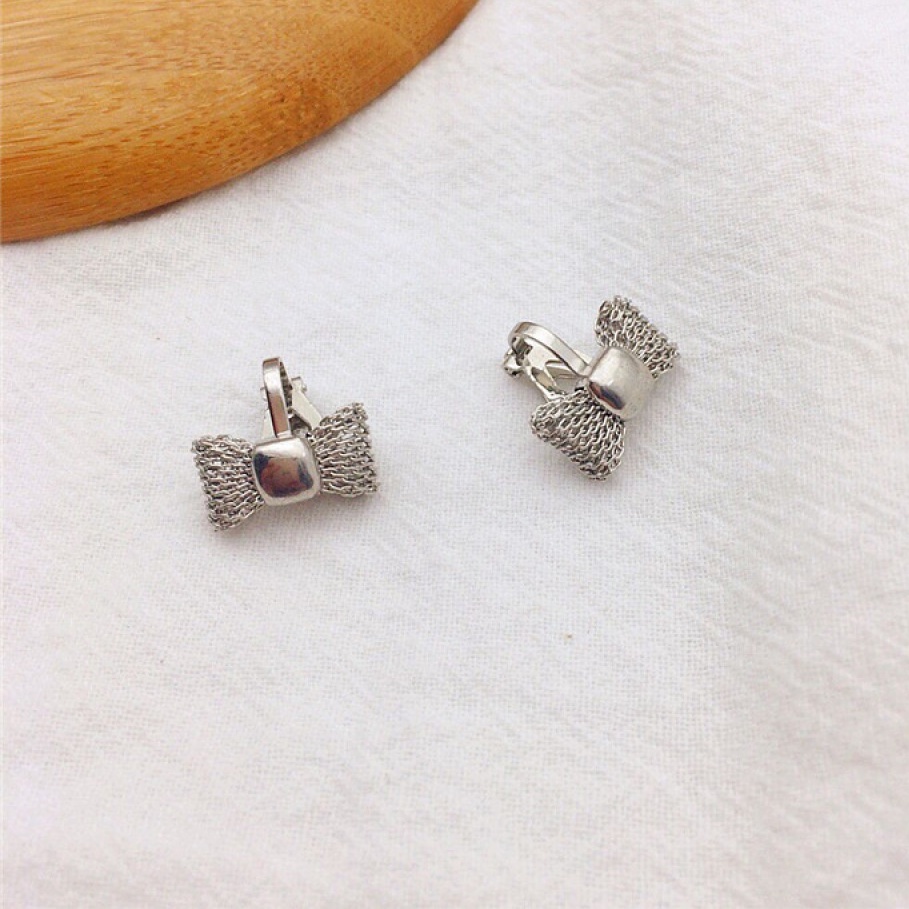 Anting Klip Tanpa Tindik Bentuk Pita Warna Emas / Silver Untuk Wanita