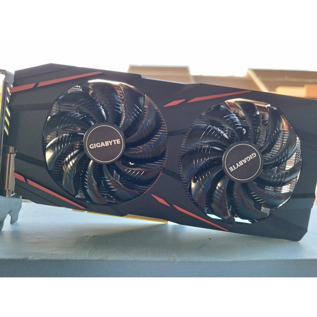 GIGABYTE RX 580 8GB 256 BIT LIKE NEW