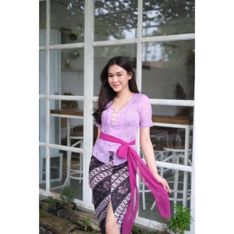 SET KEBAYA BORDIR LENGAN PENDEK/KUTUBARU BALI