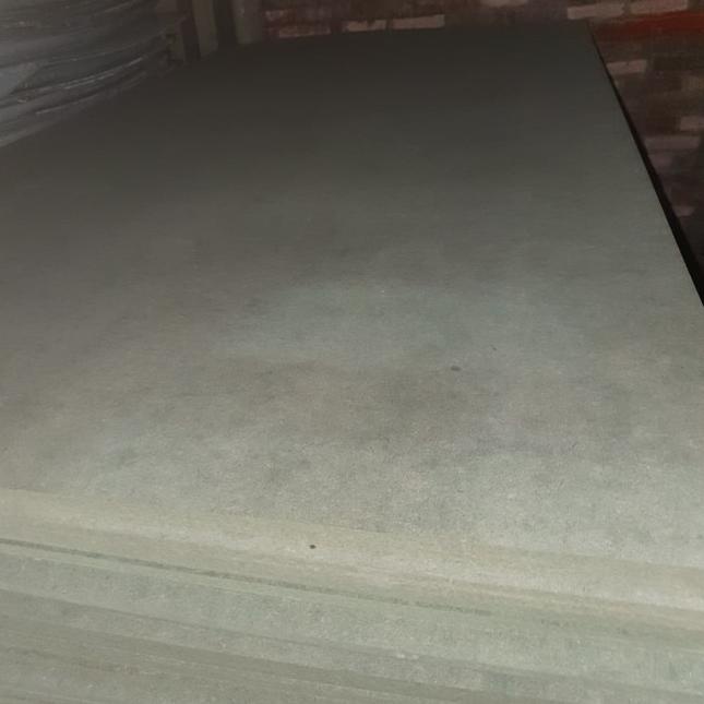 MDF hijau 3 mm / Triplek 3 mm MDF hijau HMR / MDF 3mm HMR