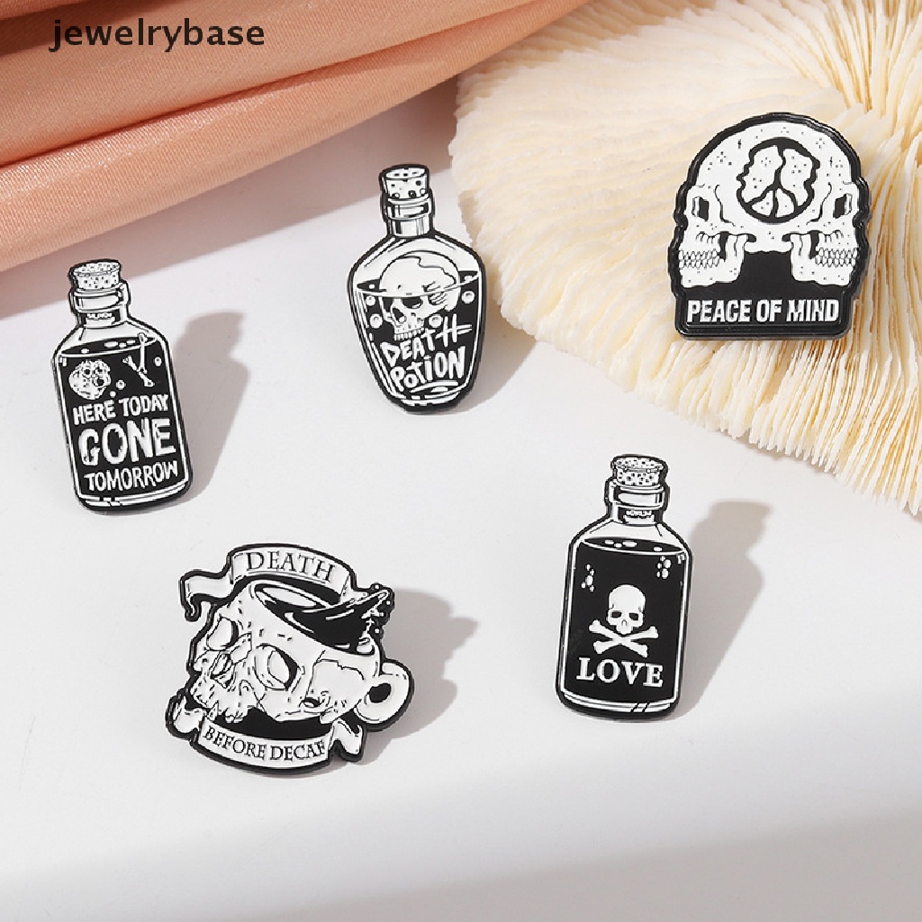 Bros Pin Enamel Desain Tengkorak Botol Hitam Gaya Punk Untuk Koleksi