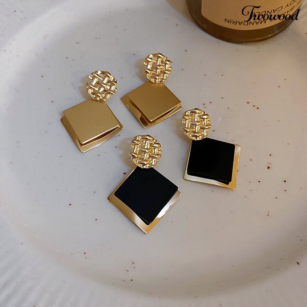 1 Pasang Anting Stud Bentuk Geometris Electroplating Untuk Wanita