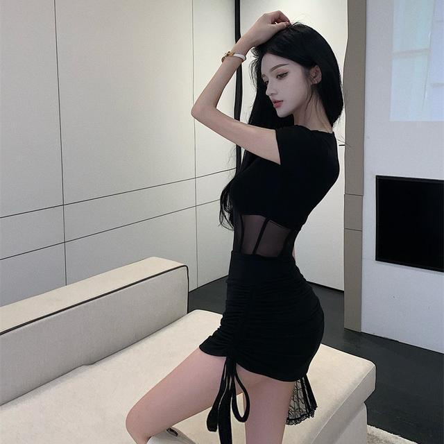 Red Musim semi dan musim panas pinggang tinggi baru serut rok hitam one-piece setelan pria kecil tas pinggul setengah tubuh a-line rok pendek wanita