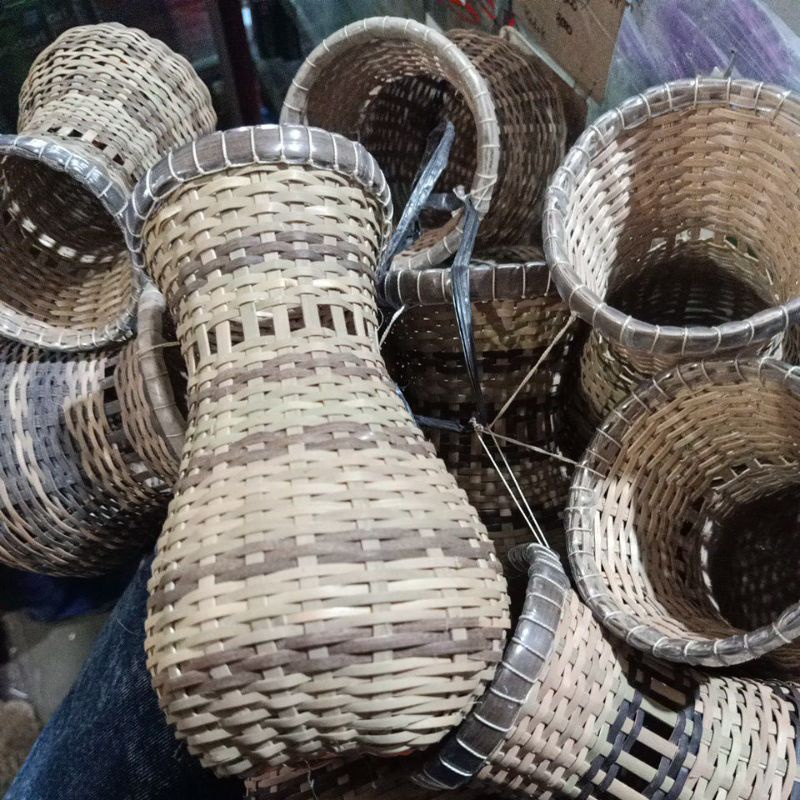 KEPIS ANYAMAN BAMBU BESAR/  TEMPAT  IKAN