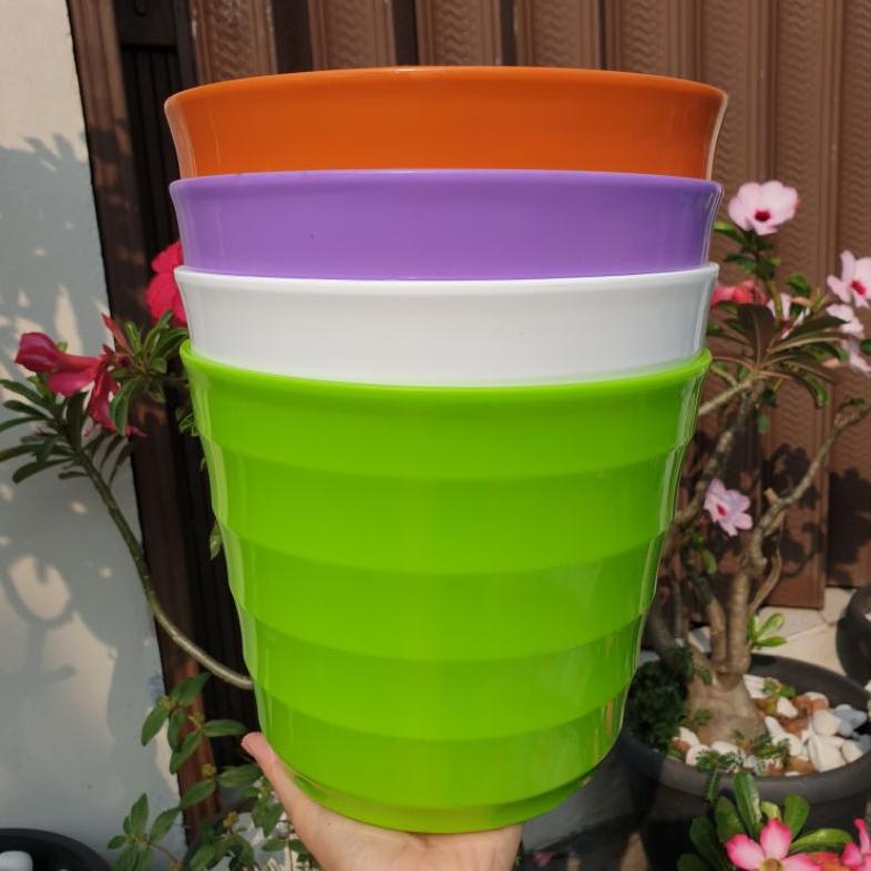 (LUSINAN) LOVENIA MADO UK 27 (12 pot) pot bunga plastik bagus berkwalitas