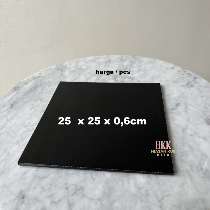 

Tatakan Alas Kue Cake Board Hitam Polos ukuran 25 cm