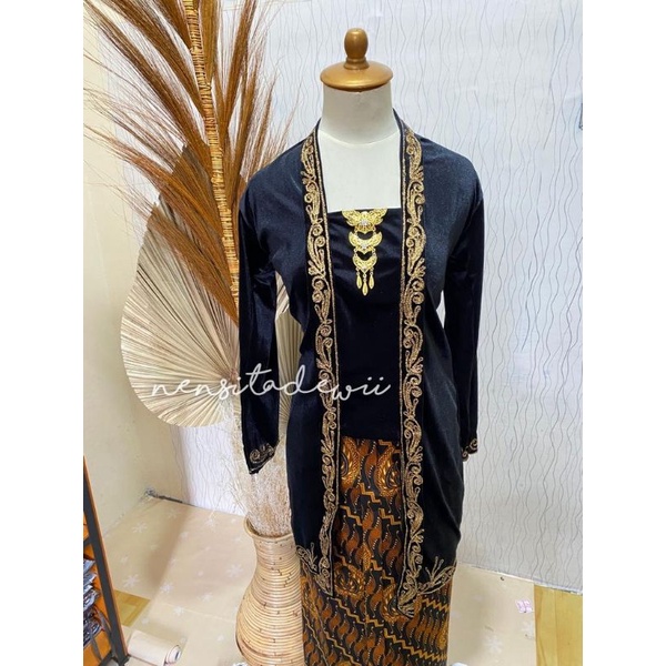 Kebaya Bludru Panjang - Bordir Stik, Model Kutubaru