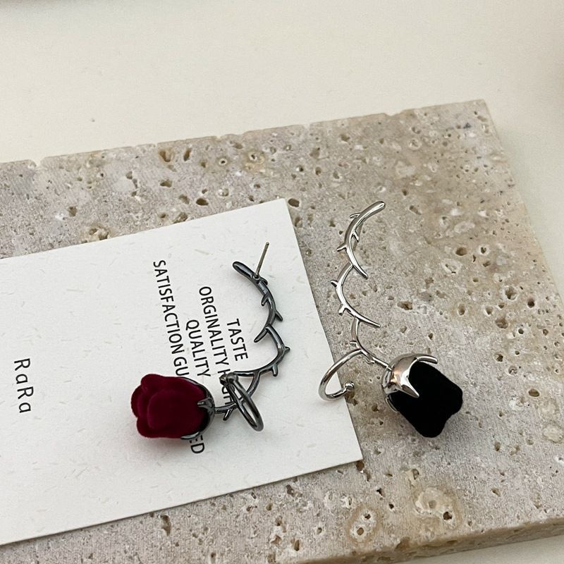 Anting Bentuk Bunga Mawar Gaya Retro