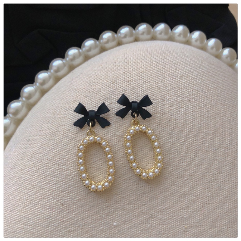 Anting Stud Hias Mutiara Warna Hitam Gaya Retro Untuk Wanita