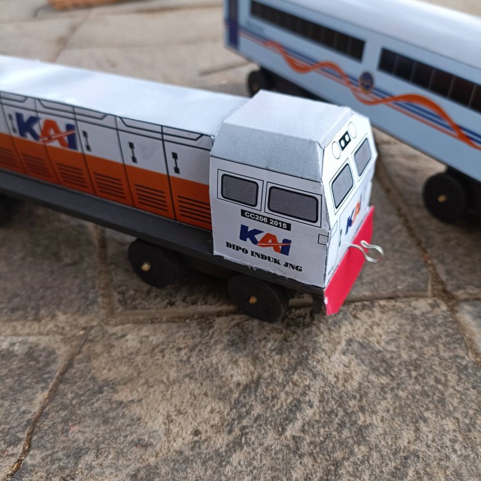 Mainan Kereta Anak KAI Lokomotif & Gerbong CC 206