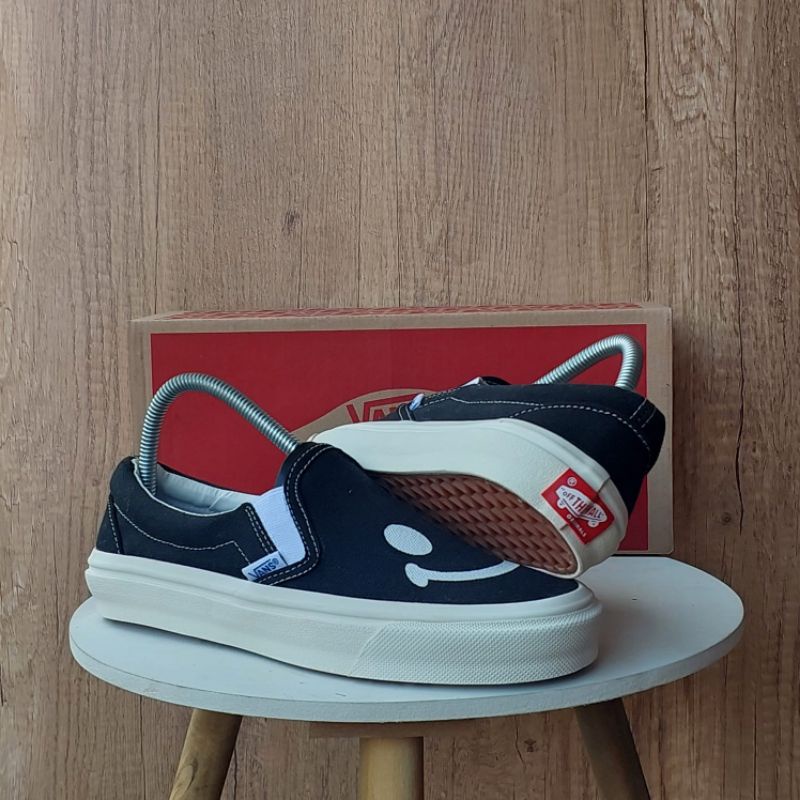 Sepatu V Slip on Big Smile Premium high Quality wafle DT Grade ORI Made in China sepatu Pria Sneaker