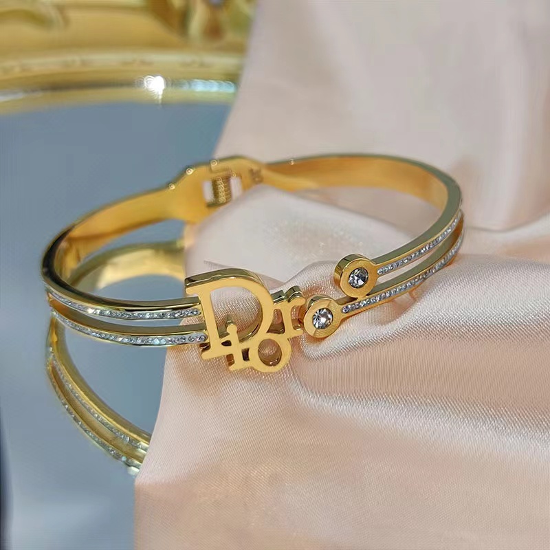 Niche High-End Feeling Titanium Steel Gelang Tidak Luntur Baru Sederhana Ringan Mewah Emas Modis Berkelas Perhiasan Aksesoris