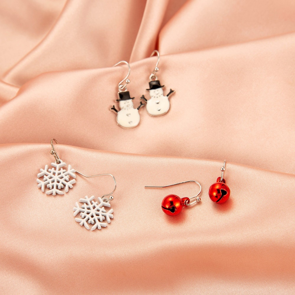 Anting Liontin Bel Santa Claus Snowman Pohon Natal Warna Hijau Merah Untuk Hadiah Perhiasan Wanita