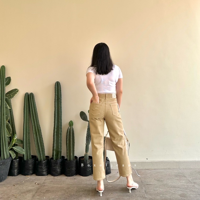 Boxofjeans - MOM Highwaist Jeans - LATTE